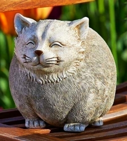 7.25 Inch Cat Garden Statuary by Roman